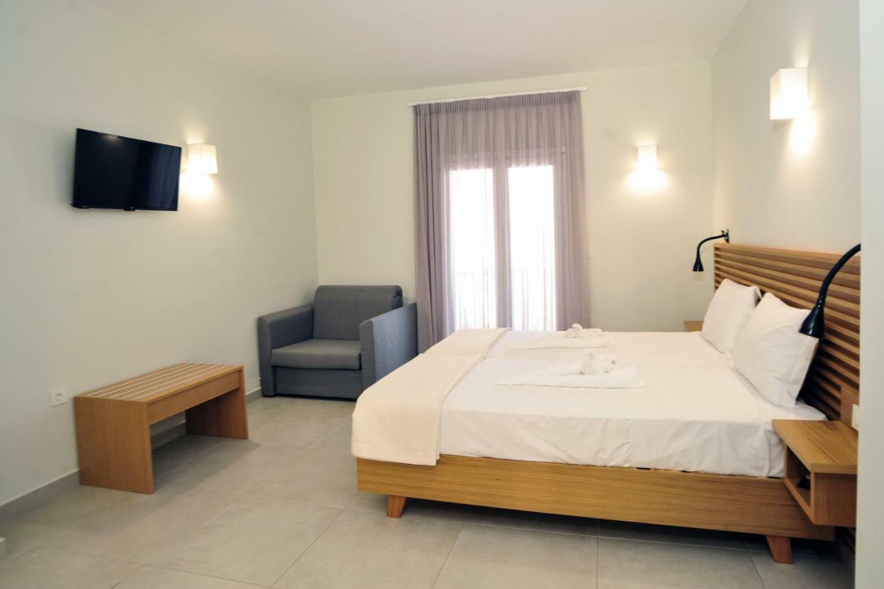 Mithos Premium Rooms Agia Marina  Ngoại thất bức ảnh